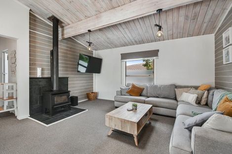 Photo of property in 24a Fairway Avenue, Red Beach, 0932