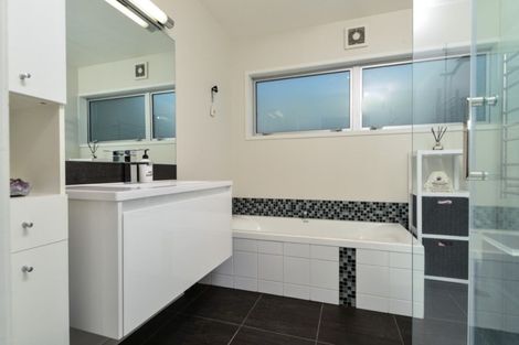 Photo of property in 70 Forest Lake Road, Forest Lake, Hamilton, 3200