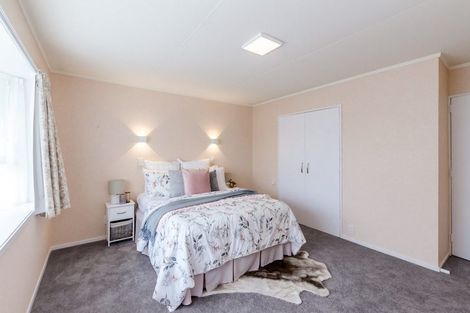 Photo of property in 19a Rewarewa Crescent, Waikanae, 5036