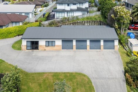 Photo of property in 8 Burgundy Park Avenue, Henderson, Auckland, 0612