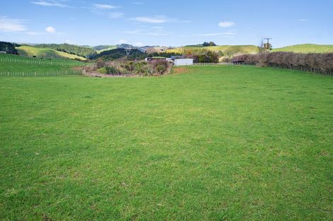 Photo of property in 131 Tiromoana Road, Maata, Eltham, 4398