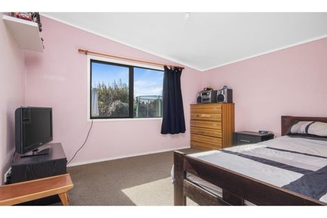 Photo of property in 106 Queen Street, Waiuku, 2123