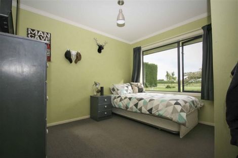 Photo of property in 16 Fowler Road, West Plains, Invercargill, 9874