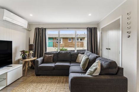 Photo of property in 37 Whitford Road, Howick, Auckland, 2014