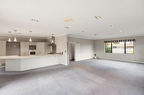 Photo of property in 30 Sandwich Road, St Andrews, Hamilton, 3200