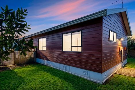 Photo of property in 3/28 Lakeside Drive, Orewa, 0931
