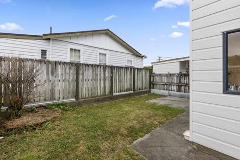 Photo of property in 2/22 Mason Street, Moera, Lower Hutt, 5010