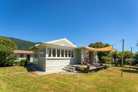 Photo of property in 1406 Queen Charlotte Drive, Linkwater, Picton, 7281