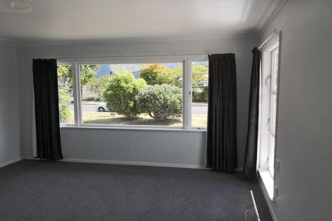 Photo of property in 7 Heretaunga Square, Silverstream, Upper Hutt, 5019