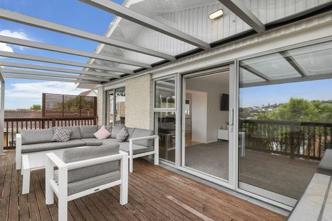 Photo of property in 24 Shanaway Rise, Hillcrest, Auckland, 0627