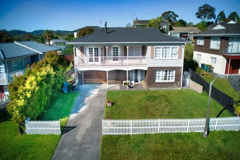 Photo of property in 20 Longbill Place, Glendene, Auckland, 0602