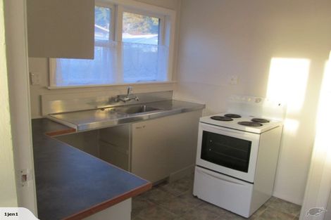 Photo of property in 1/31 Hillside Drive, Maoribank, Upper Hutt, 5018