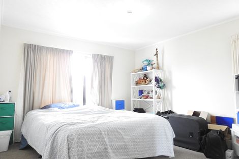 Photo of property in 64 De Quincey Terrace, Highland Park, Auckland, 2010