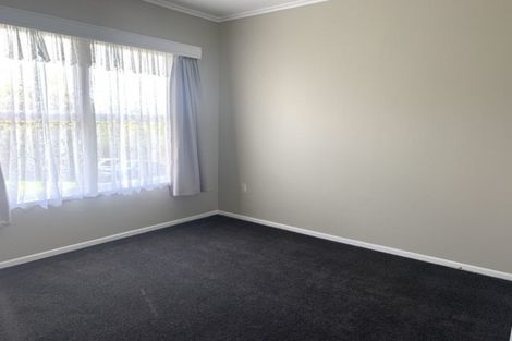Photo of property in 2/27 Holland Road, Hillcrest, Auckland, 0627