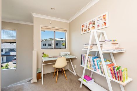 Photo of property in 6 Erlestoke Crescent, Churton Park, Wellington, 6037