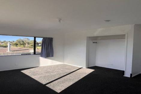 Photo of property in 1 Loughanure Place, Massey, Auckland, 0614
