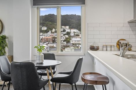 Photo of property in 7e/5 Kent Terrace, Mount Victoria, Wellington, 6011