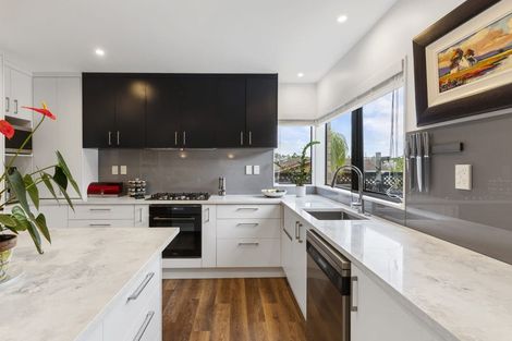 Photo of property in 2/19 Chiania Place, Somerville, Auckland, 2014