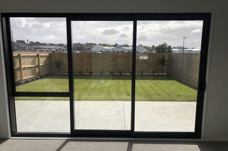 Photo of property in 34 Cambie Avenue, Red Beach, 0932