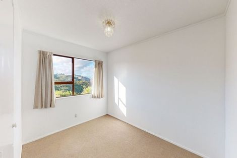 Photo of property in 41a Sunhaven Drive, Newlands, Wellington, 6037