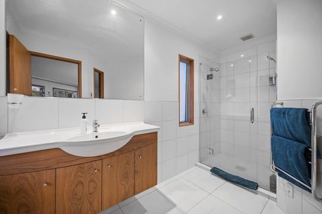 Photo of property in 24 Cliff Road, Torbay, Auckland, 0630