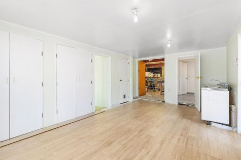 Photo of property in 2/24 Lambrown Drive, Totara Vale, Auckland, 0629