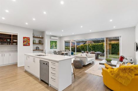 Photo of property in 6 Fruitlands Road, Kumeu, 0810