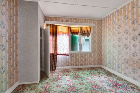 Photo of property in 86 Pioneer Road, Moturoa, New Plymouth, 4310