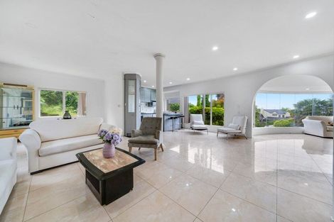 Photo of property in 13 San Martin Place, Goodwood Heights, Auckland, 2105