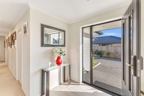 Photo of property in 12 Rehua Place, Waiwhakaiho, New Plymouth, 4312