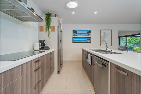 Photo of property in 32 Leeward Drive, Whitianga, 3510