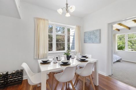 Photo of property in 15 Sunshine Avenue, Karori, Wellington, 6012