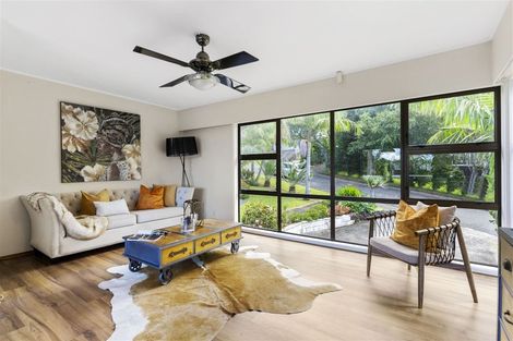 Photo of property in 5 Odette Road, Totara Vale, Auckland, 0629