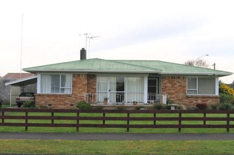 Photo of property in 1 Mears Road, St Andrews, Hamilton, 3200