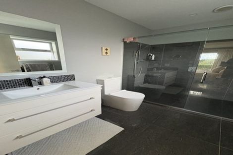 Photo of property in 8 Hikanui Drive, Havelock North, 4130