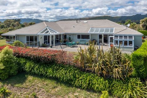 Photo of property in 236 Mazengarb Road, Paraparaumu, 5032