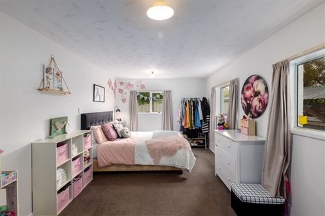 Photo of property in 15 Tralee Place, Bishopdale, Christchurch, 8053