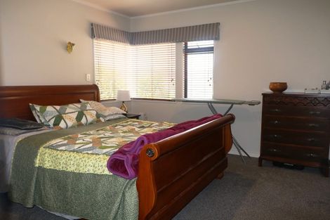 Photo of property in 34 Birkinshaw Grove, Riverstone Terraces, Upper Hutt, 5018