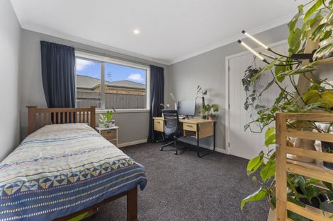 Photo of property in 16 Freedom Drive, Kelvin Grove, Palmerston North, 4414