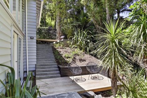 Photo of property in 81 Otitori Bay Road, Titirangi, Auckland, 0604