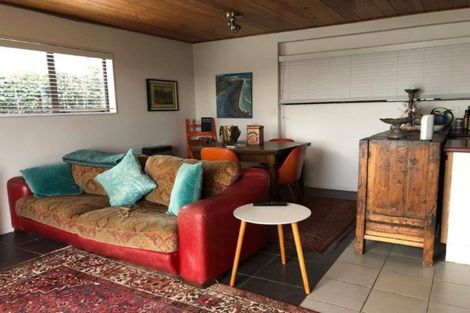 Photo of property in 24 Roslyn Road, Bluff Hill, Napier, 4110