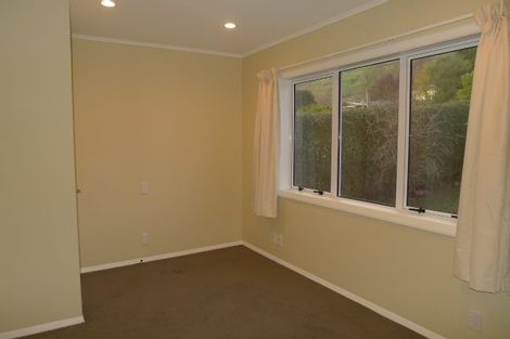 Photo of property in 64 Seddon Street, Waikanae, 5036