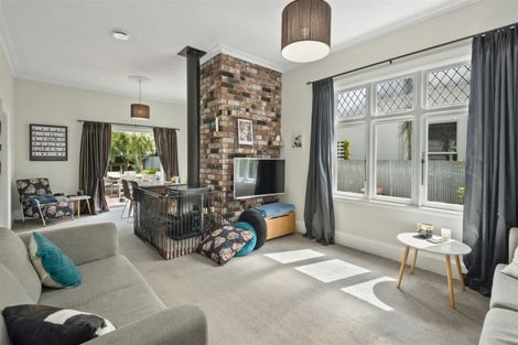 Photo of property in 129 Somerfield Street, Somerfield, Christchurch, 8024