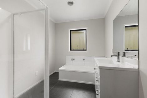 Photo of property in 24 Ships Cove, Whitby, Porirua, 5024