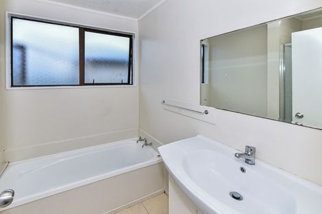 Photo of property in 2/3 Silver Creek Road, Weymouth, Auckland, 2103