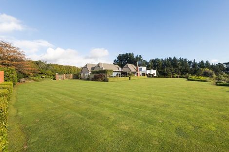 Photo of property in 38 Titirangi Drive, Fitzherbert, Palmerston North, 4471