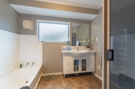 Photo of property in 11 Tulsa Grove, Totara Park, Upper Hutt, 5018