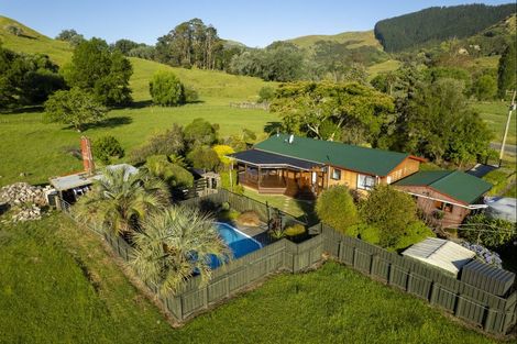 Photo of property in 749 Kanakanaia Road, Te Karaka, 4091