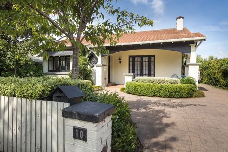 Photo of property in 10 Milverton Avenue, Hokowhitu, Palmerston North, 4410