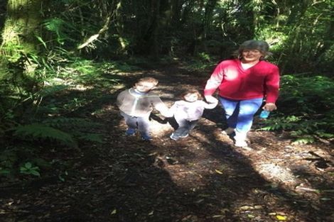 Photo of property in 6 Tari Road, Pukeatua, 3880